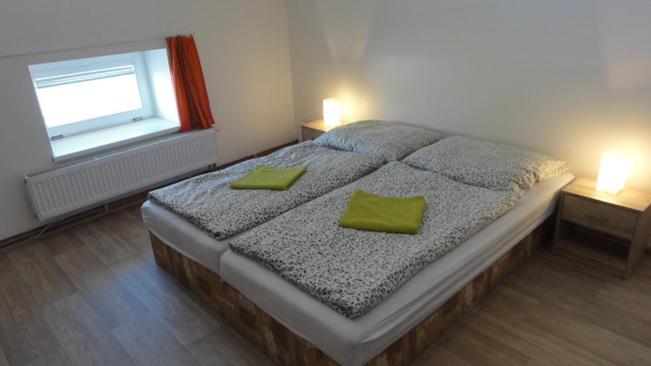 Penzion U Hradeb Znojmo Bagian luar foto