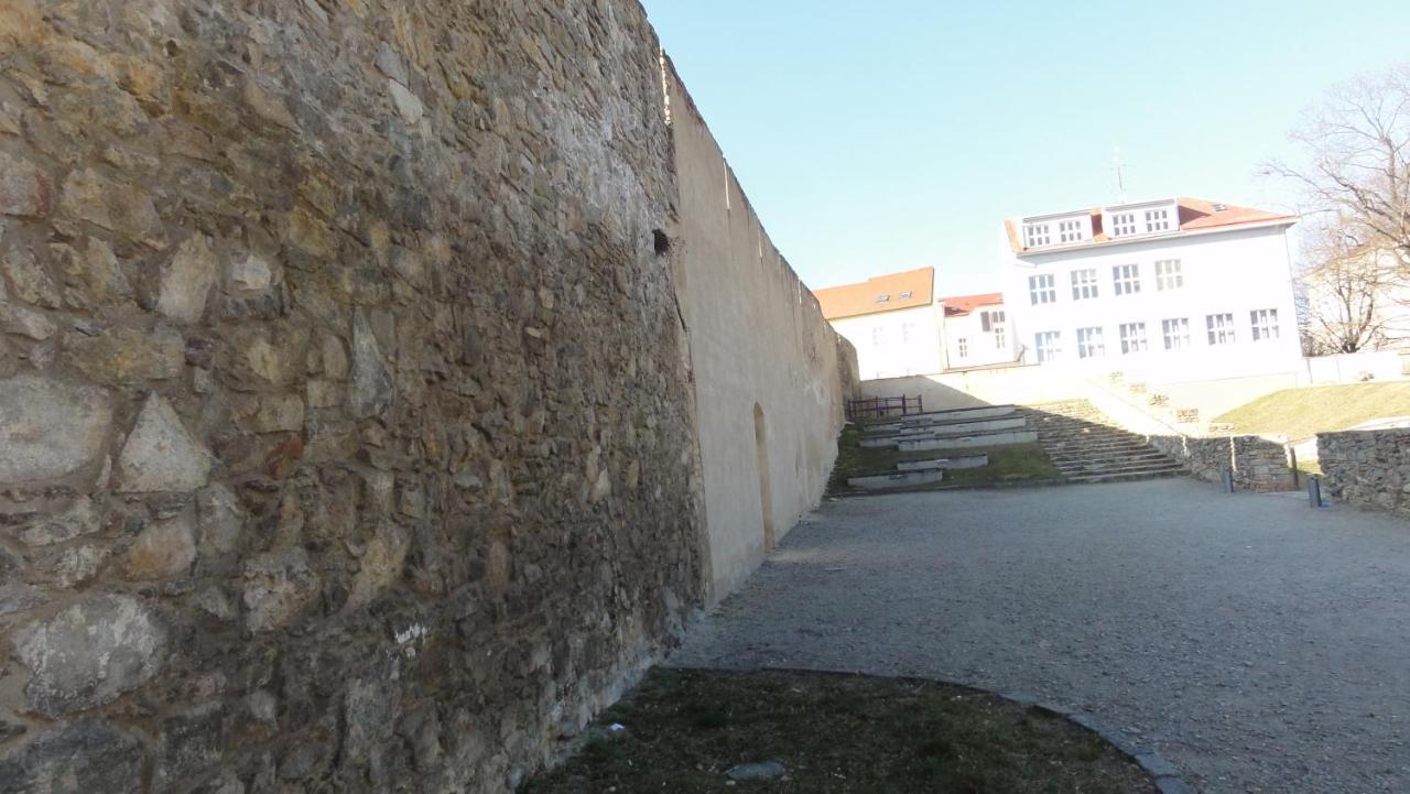 Penzion U Hradeb Znojmo Bagian luar foto