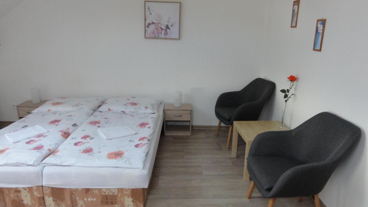 Penzion U Hradeb Znojmo Bagian luar foto