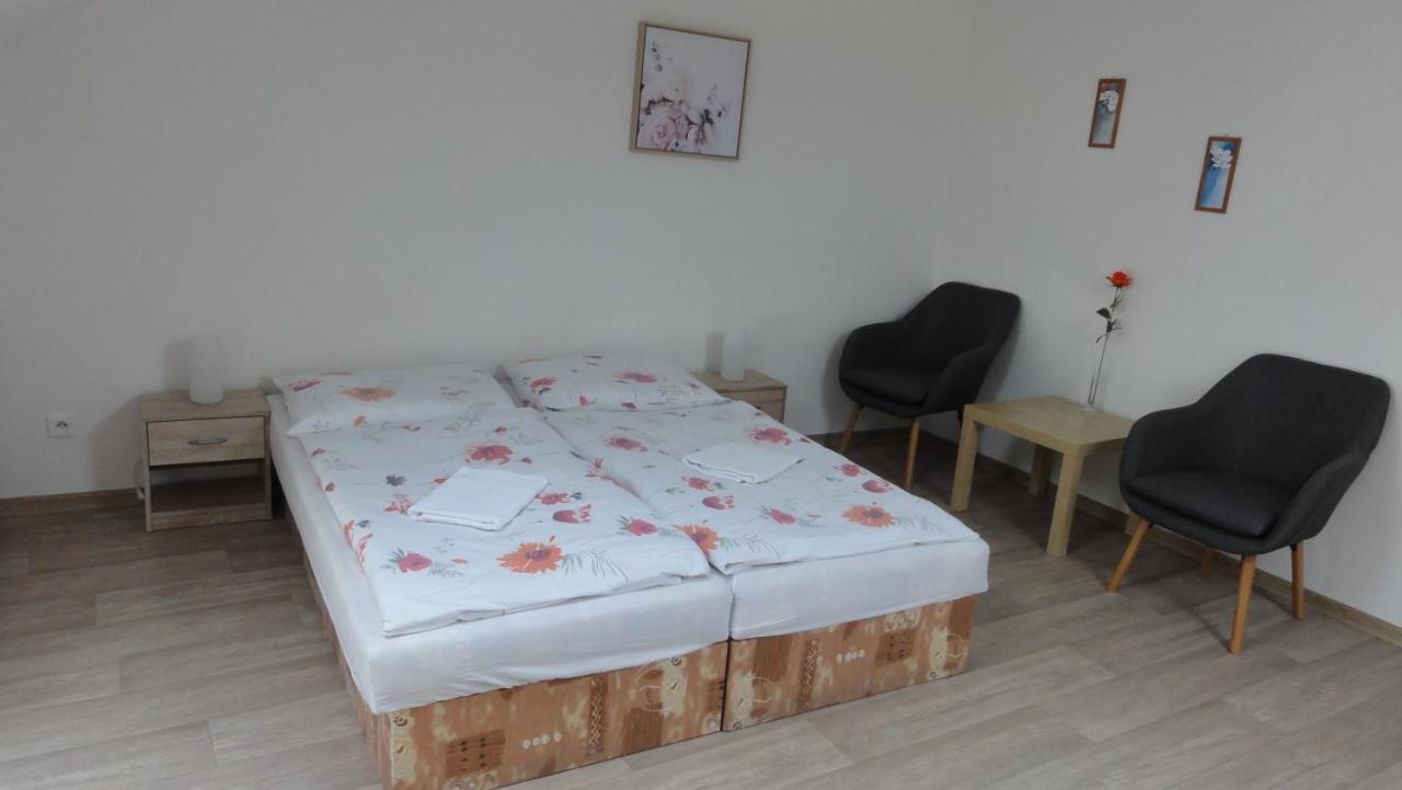 Penzion U Hradeb Znojmo Bagian luar foto